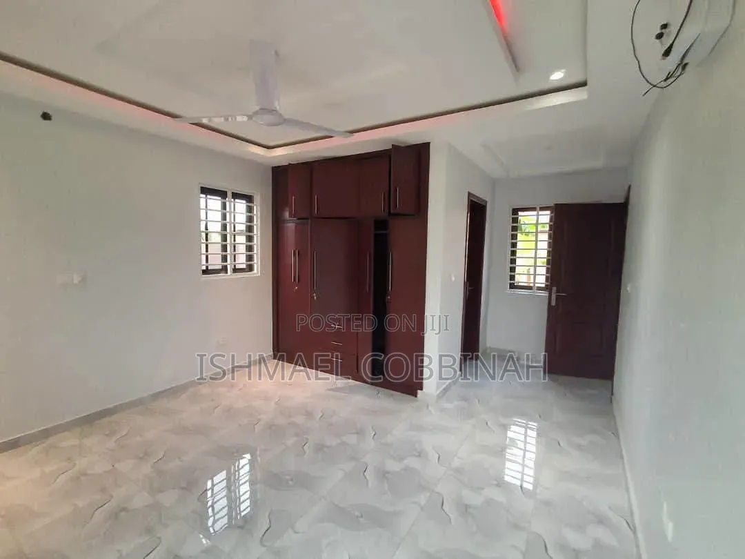 3bdrm House in Ishmit Housing Hub, Frafraha for rent