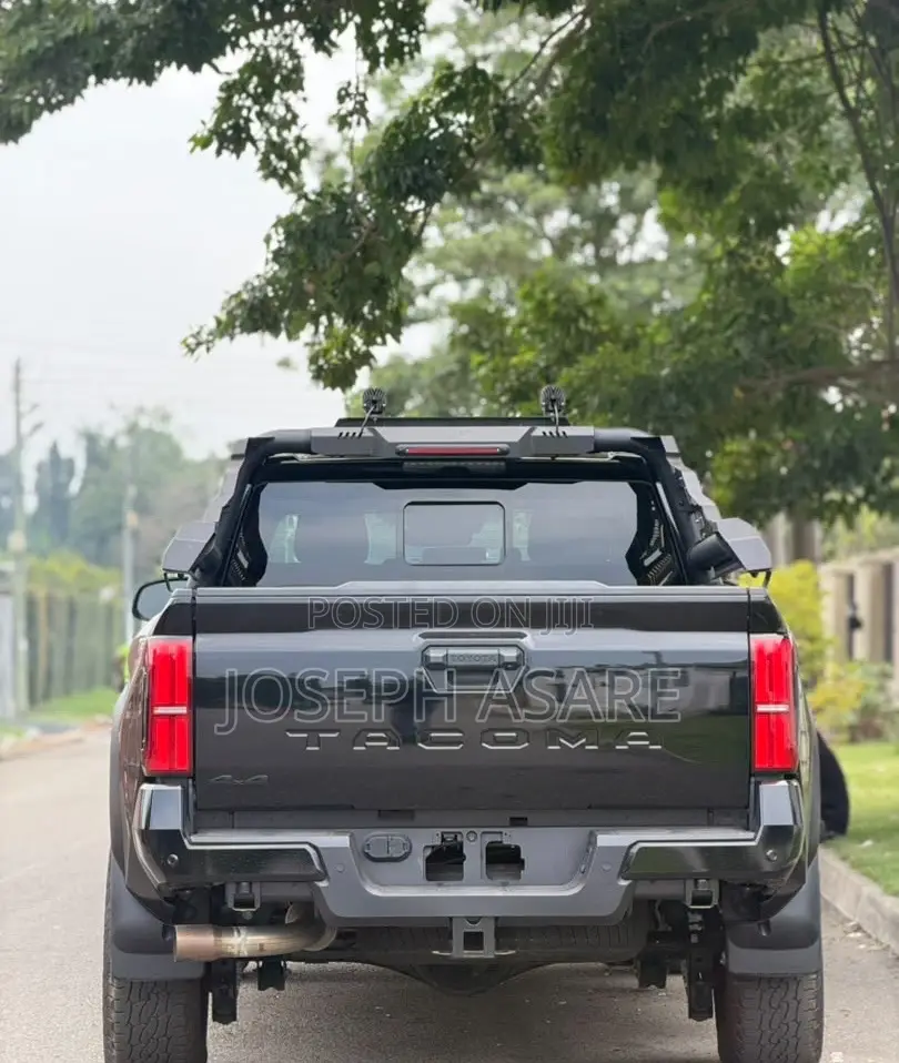Toyota Tacoma 2025 Black