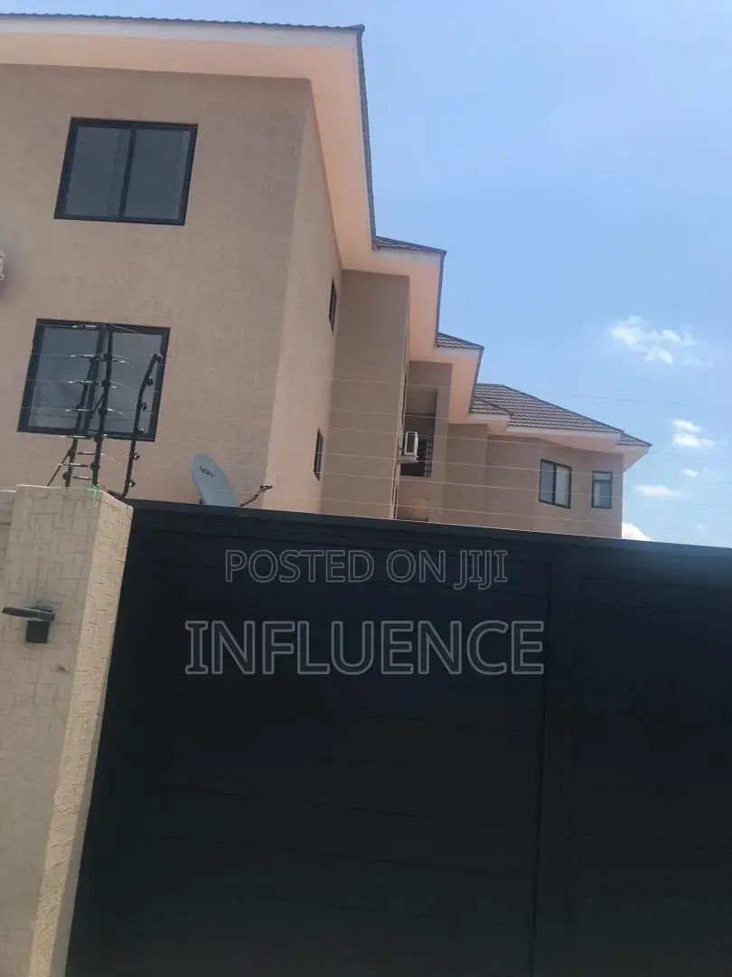 2bdrm Apartment in A & C Mall Area, East Legon for rent