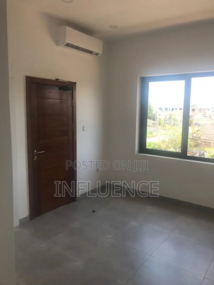 2bdrm Apartment in A & C Mall Area, East Legon for rent