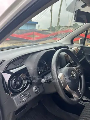Toyota Vitz 2015 White