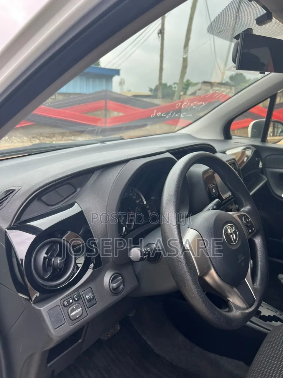 Toyota Vitz 2015 White