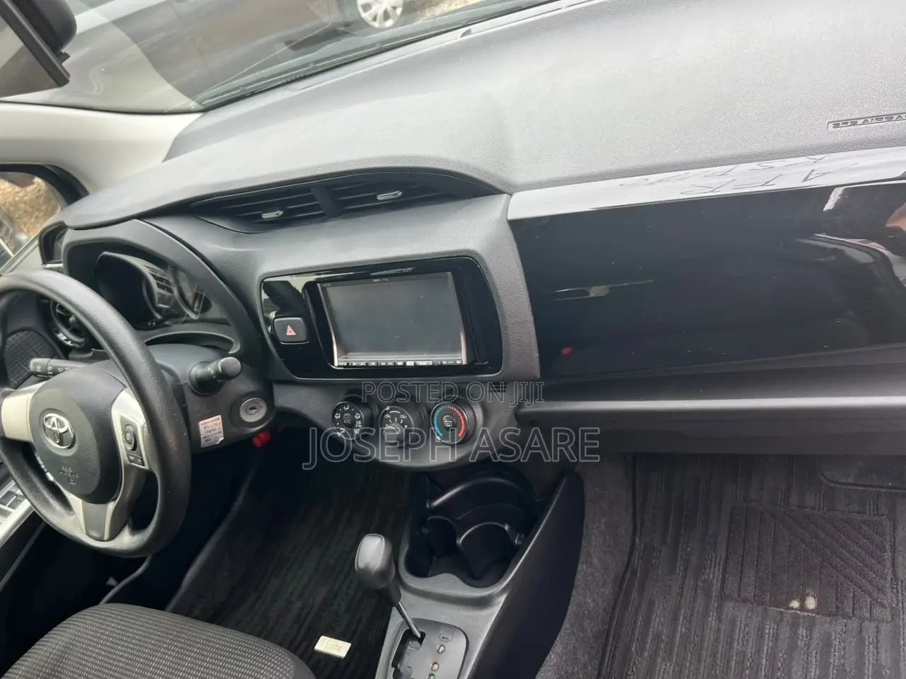 Toyota Vitz 2015 White