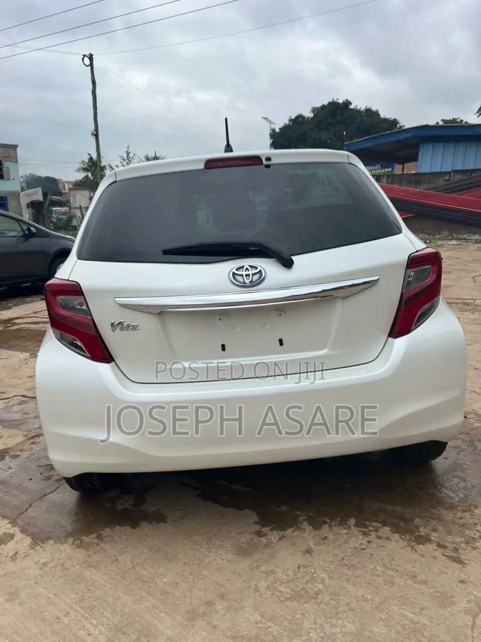 Toyota Vitz 2015 White