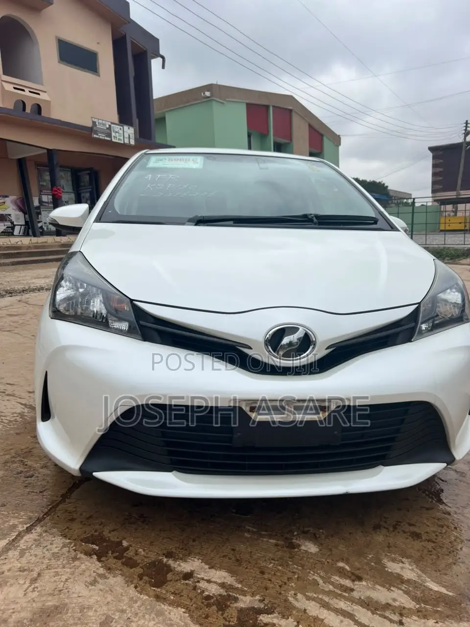 Toyota Vitz 2015 White