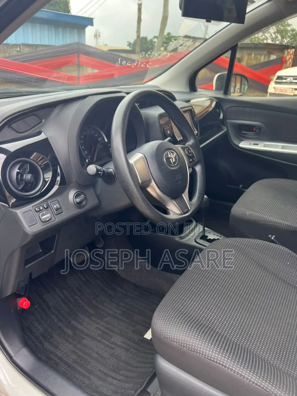 Toyota Vitz 2015 White