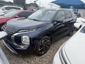 Mitsubishi Outlander SE Launch Edition 2022 Blue