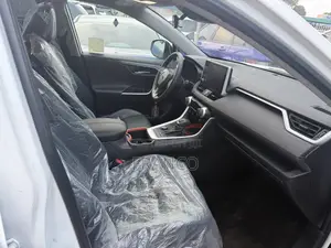 Toyota RAV4 Adventure AWD 2024 White