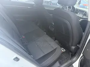 Hyundai Elantra SEL 2018 White