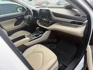 Toyota Highlander XLE 2022 White