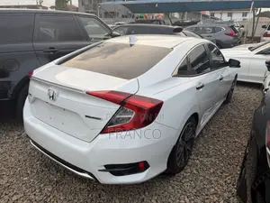 Honda Civic Touring Sedan 2019 White