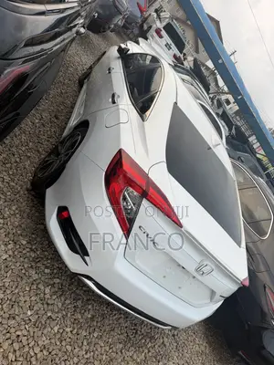 Honda Civic Touring Sedan 2019 White