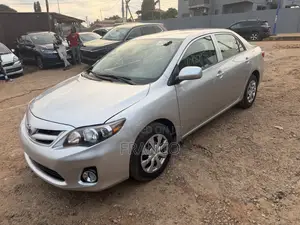 Toyota Corolla LE 4dr Sedan (1.8L 4cyl 4A) 2013 Silver