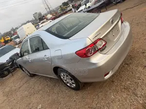 Toyota Corolla LE 4dr Sedan (1.8L 4cyl 4A) 2013 Silver