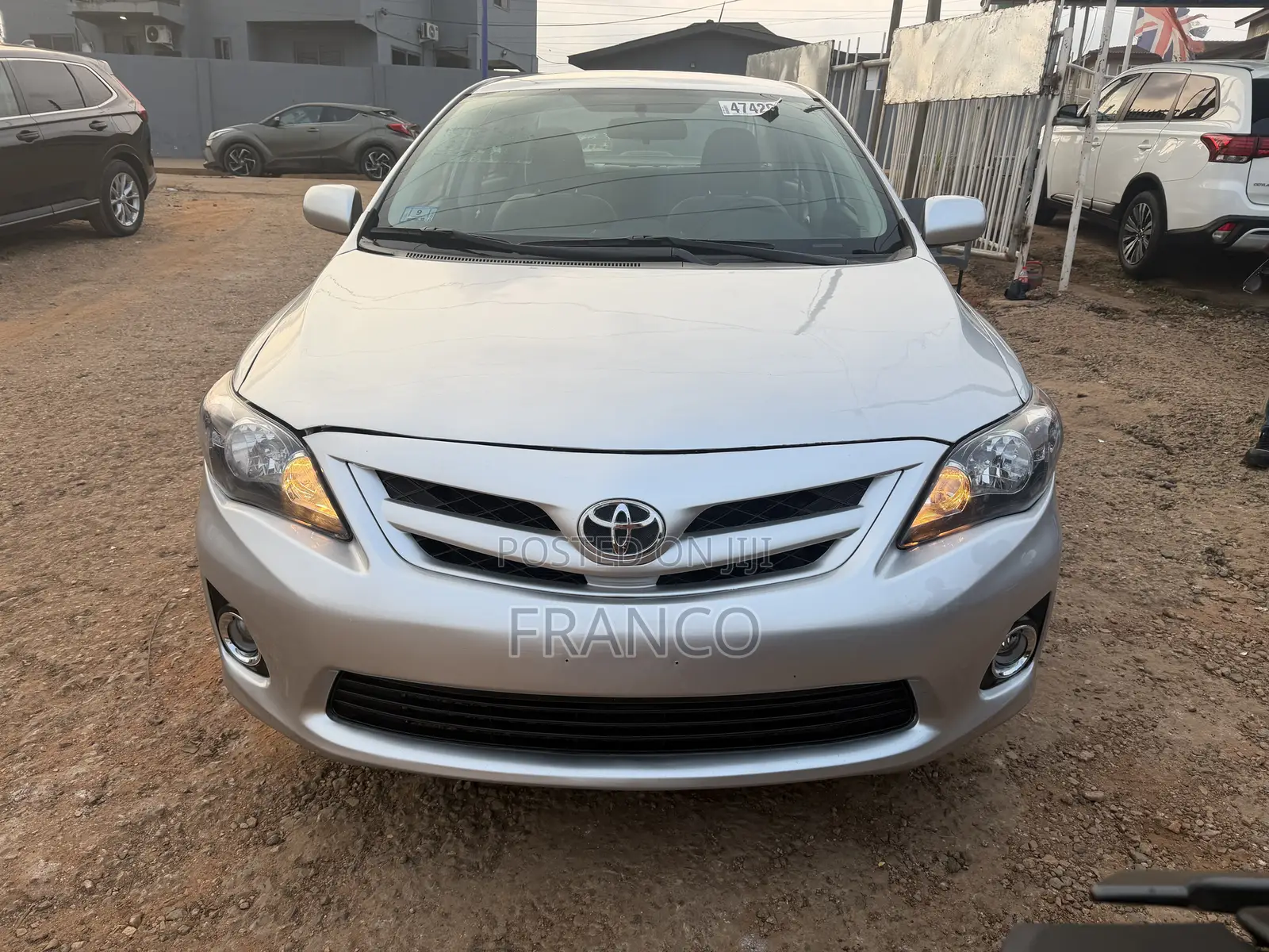 Toyota Corolla LE 4dr Sedan (1.8L 4cyl 4A) 2013 Silver