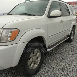 Toyota Sequoia 2004 White
