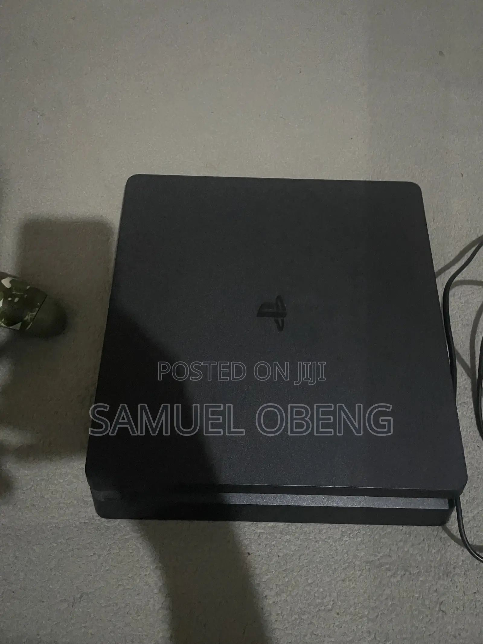 Play Station 4 Slim