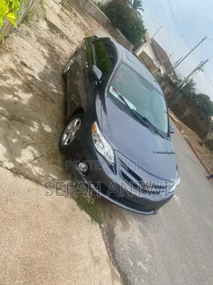 Toyota Corolla 2012 Gray