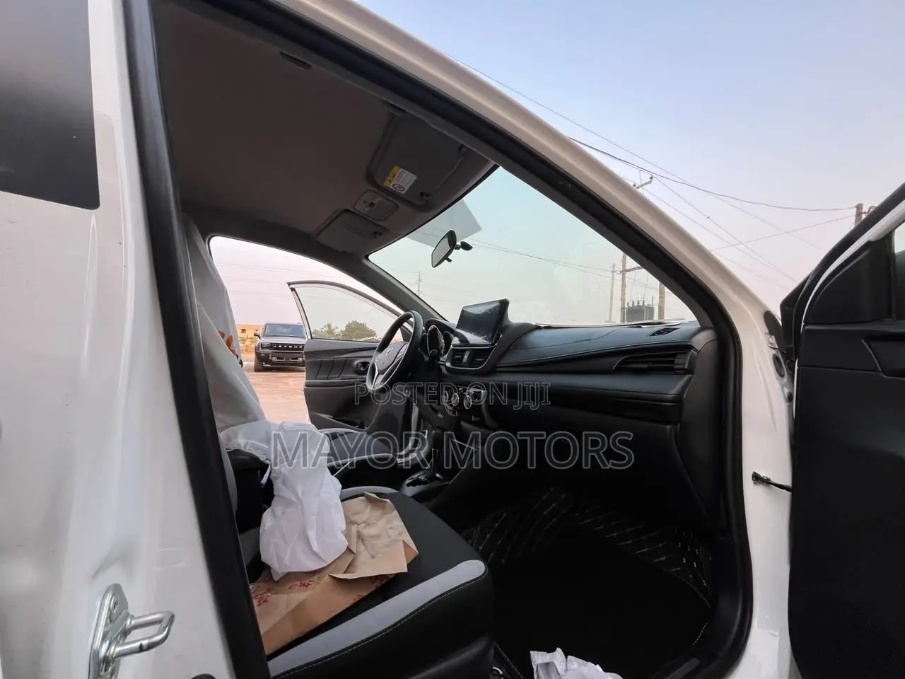 Toyota RAV4 LE FWD 2023 White