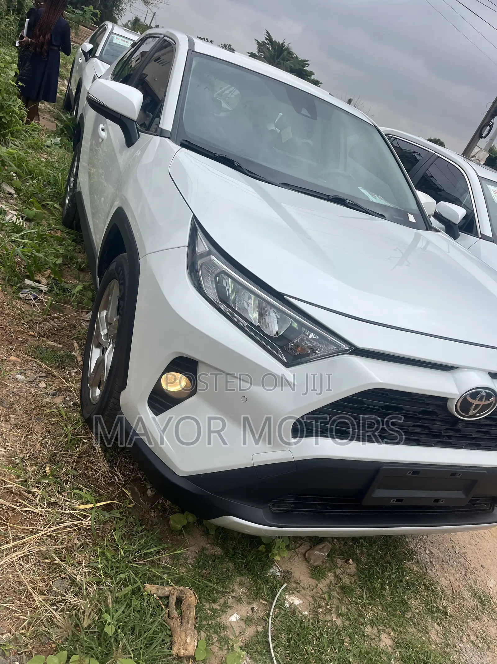 Toyota RAV4 LE FWD 2023 White
