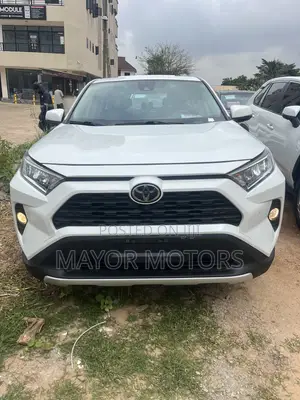 Toyota RAV4 LE FWD 2023 White