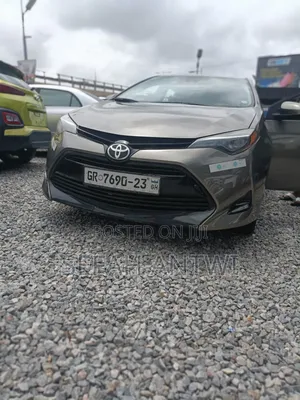 Toyota Corolla 2019 Brown