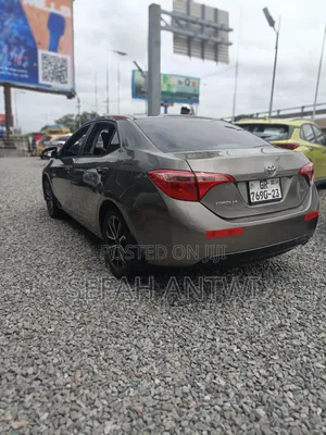 Toyota Corolla 2019 Brown