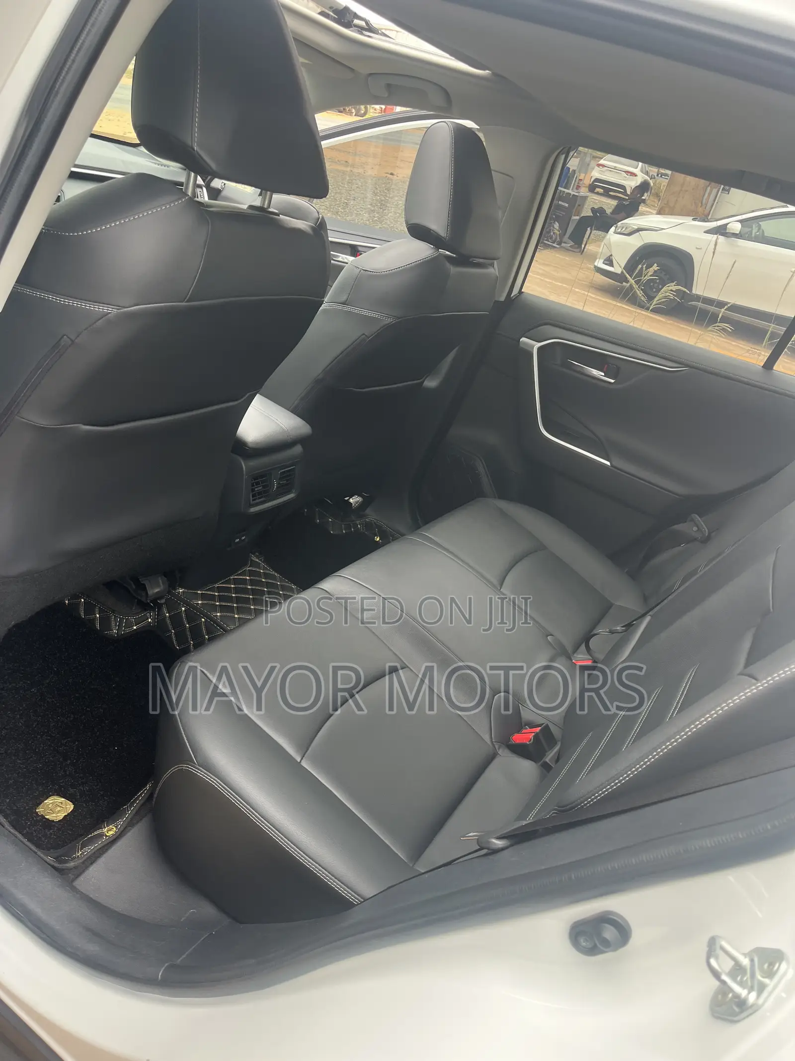 Toyota RAV4 LE FWD 2023 White