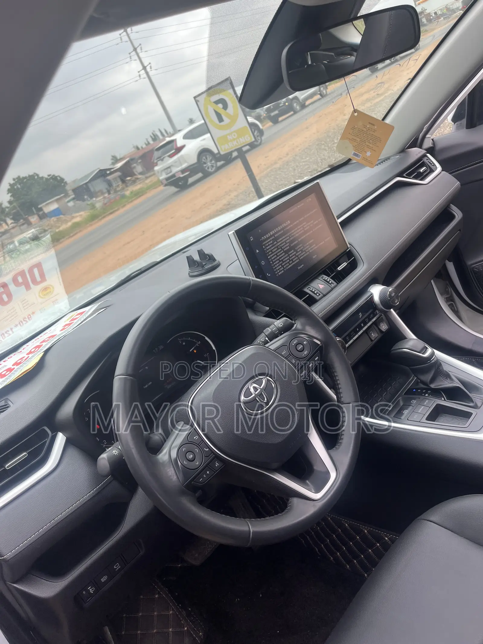 Toyota RAV4 LE FWD 2023 White