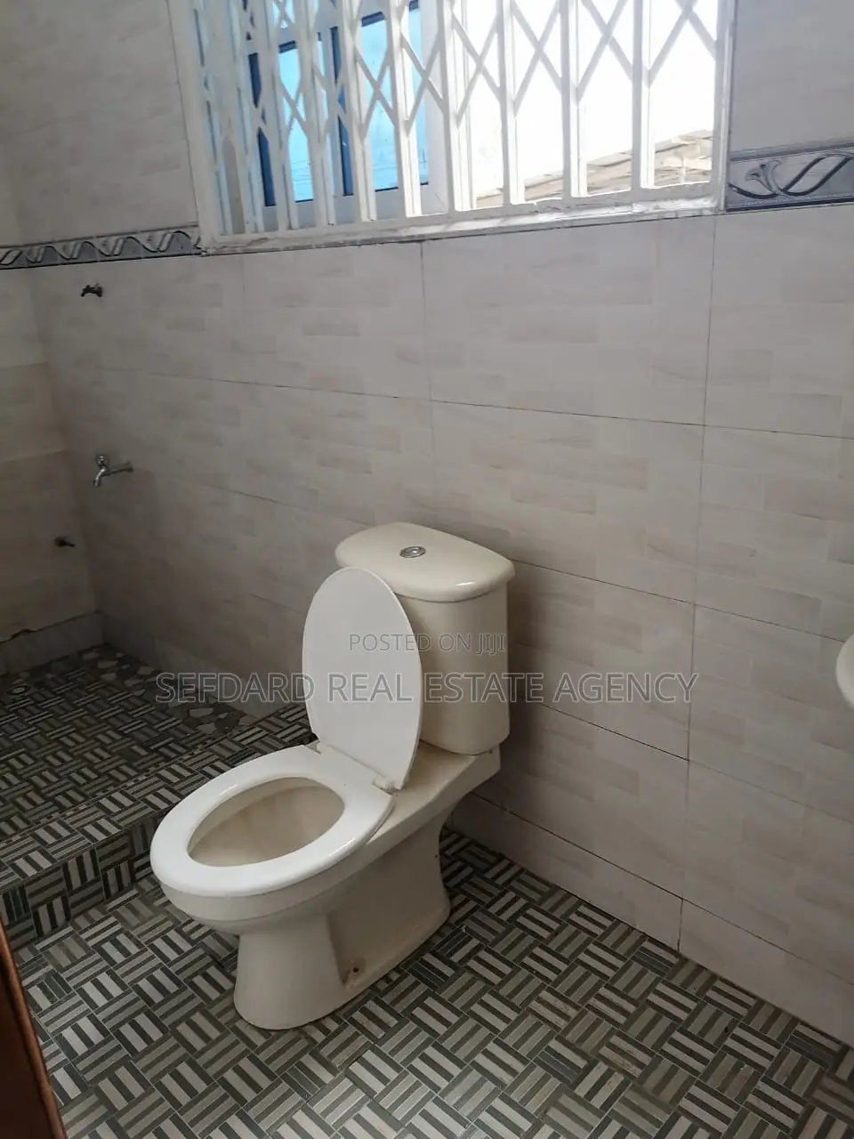 6bdrm Duplex in Sefdard Properties, Kwabenya for rent