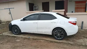 Toyota Corolla 2015 White