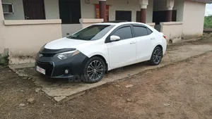 Toyota Corolla 2015 White