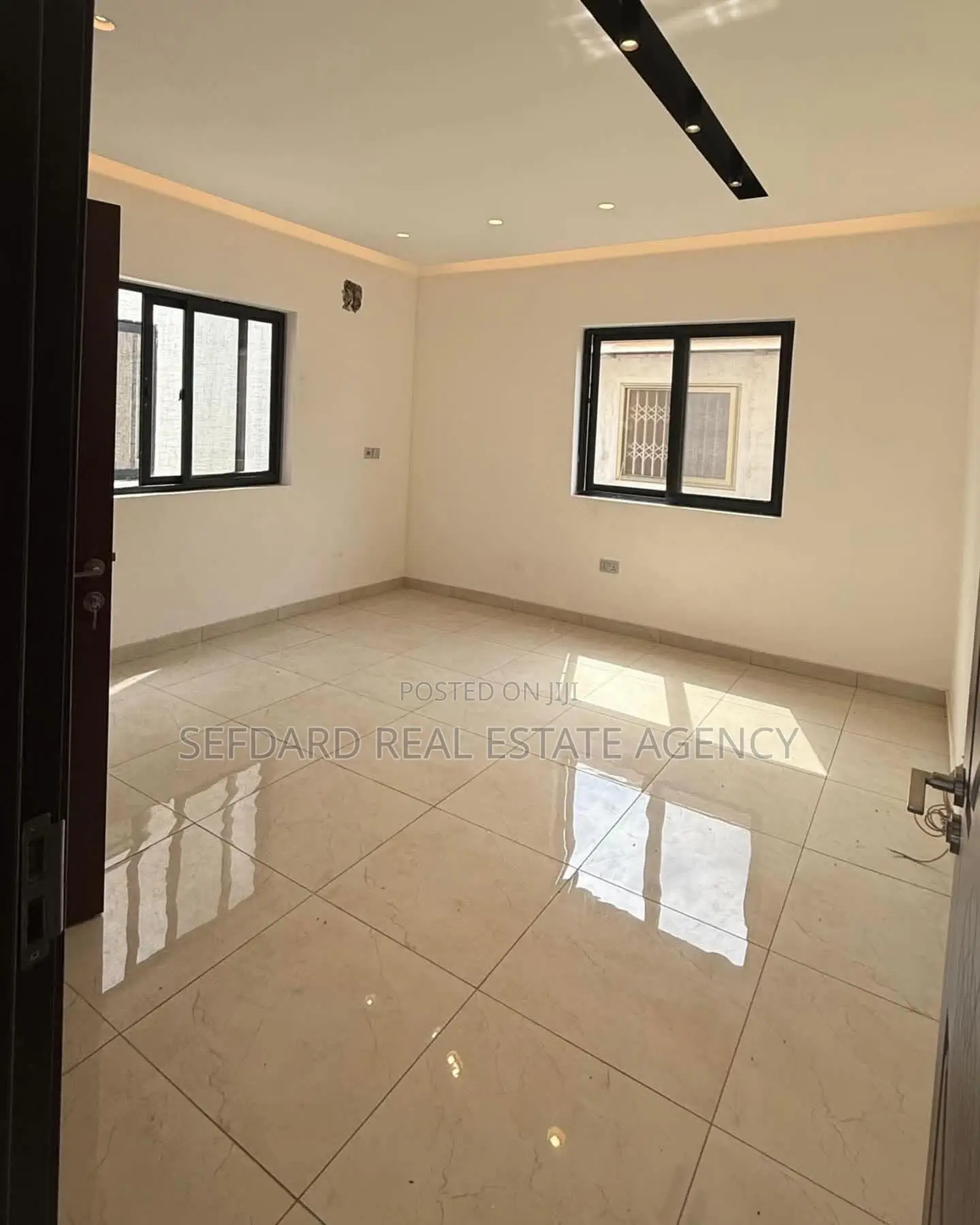 3bdrm Duplex in Sefdard Properties, Ashaley Botwe for sale