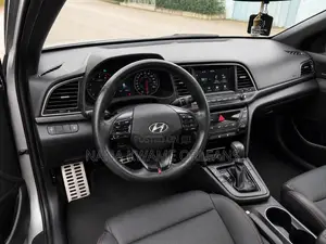 Hyundai Elantra 2018 Gray