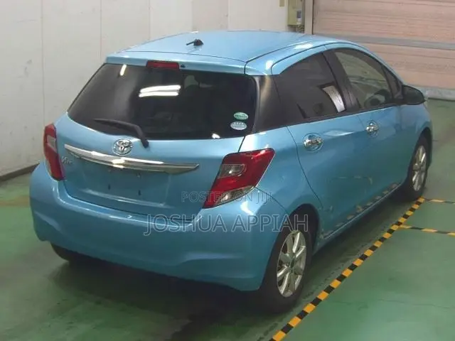 Toyota Vitz 1.3 FWD 5dr 2016 Blue