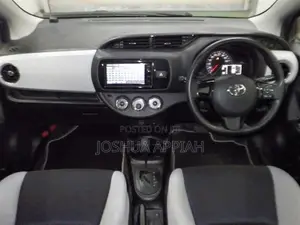 Toyota Vitz 1.3 FWD 5dr 2016 Blue
