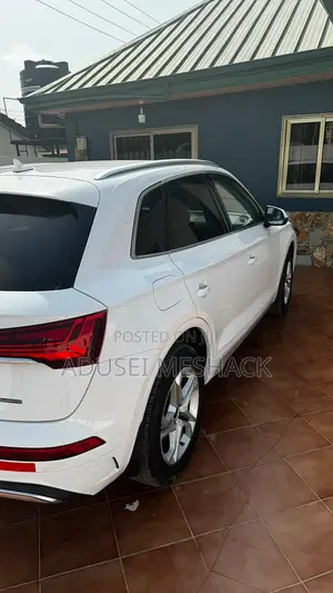 Audi Q5 Premium 2021 White