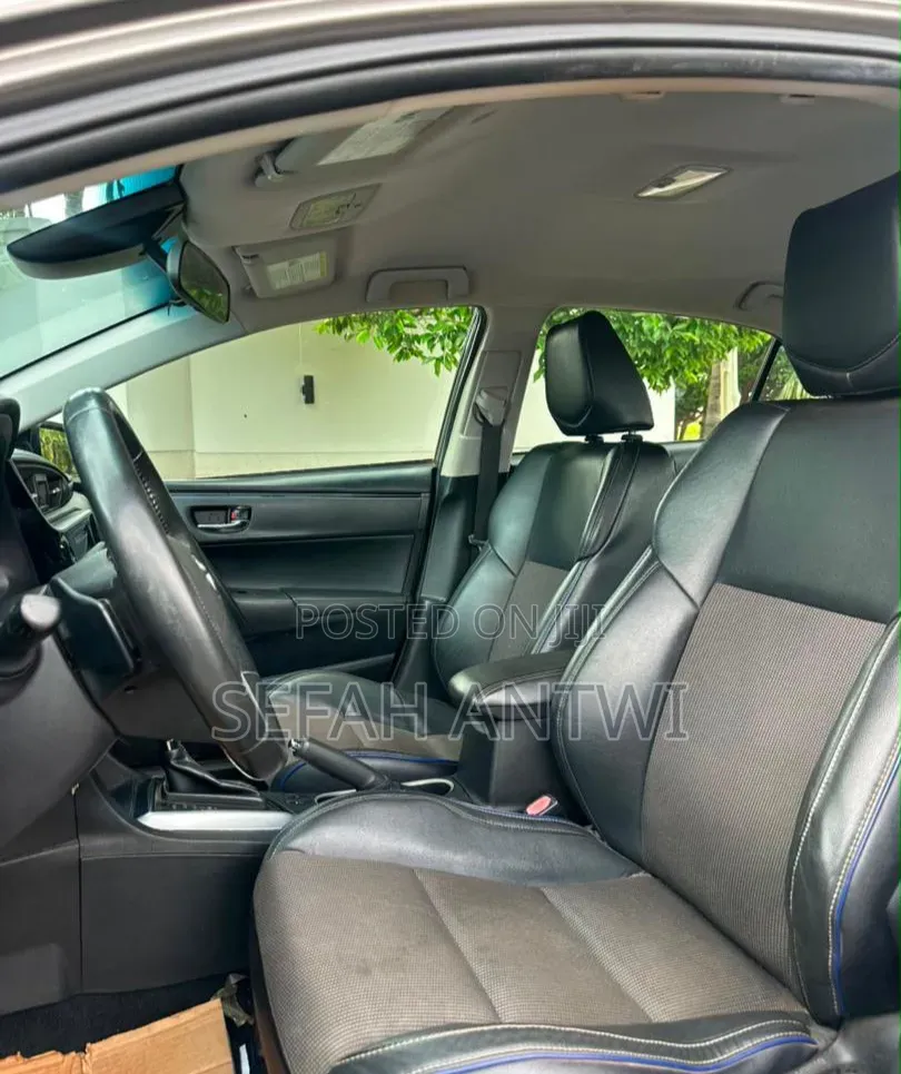 Toyota Corolla 2019 Brown