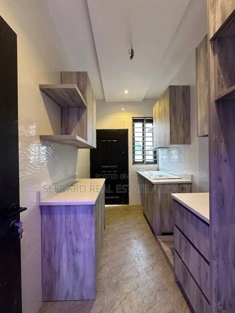 3bdrm Duplex in Sefdard Properties, Ashaley Botwe for sale