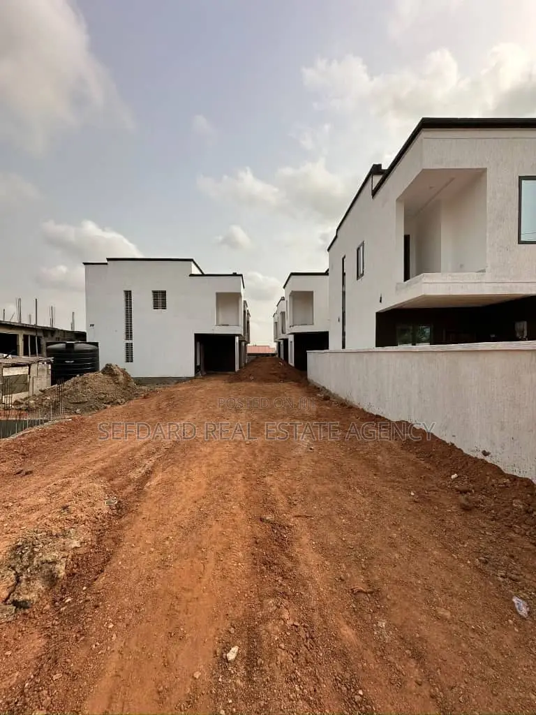 3bdrm Duplex in Sefdard Properties, Ashaley Botwe for sale