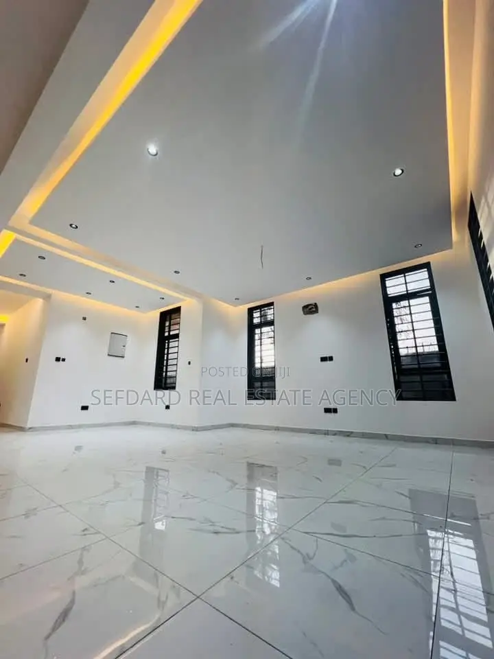 3bdrm Duplex in Sefdard Properties, East Legon for sale
