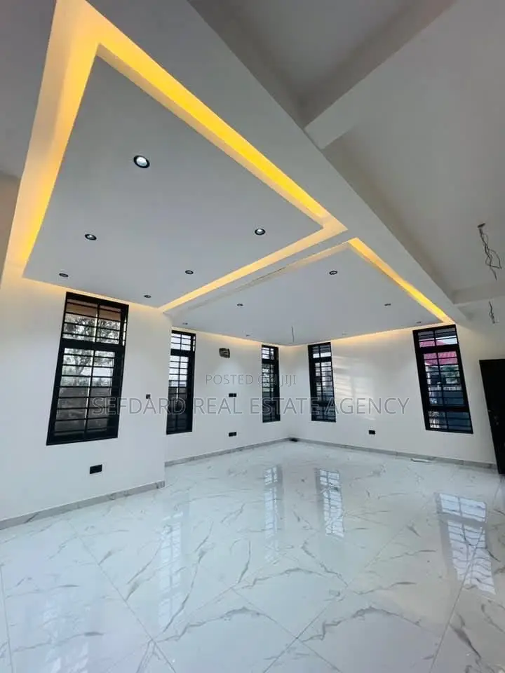 3bdrm Duplex in Sefdard Properties, East Legon for sale