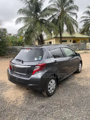Toyota Vitz 2015 Gray