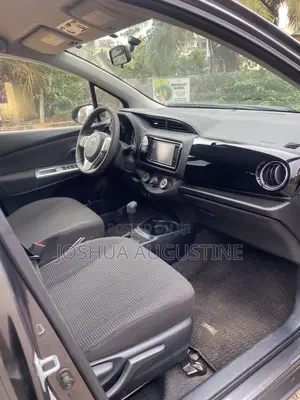 Toyota Vitz 2015 Gray