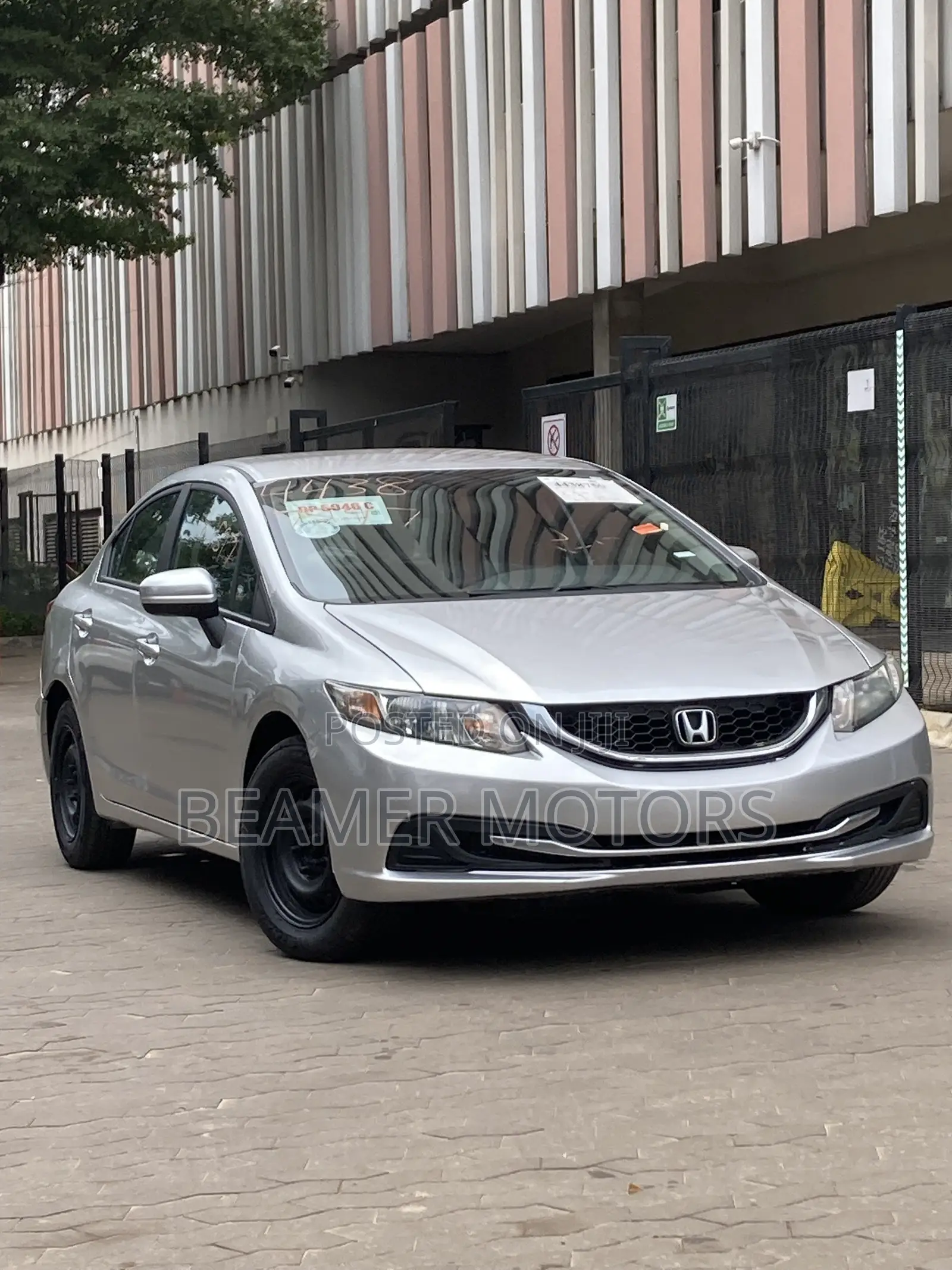 Honda Civic LX 4dr Sedan (1.8L 4cyl CVT) 2014 Silver