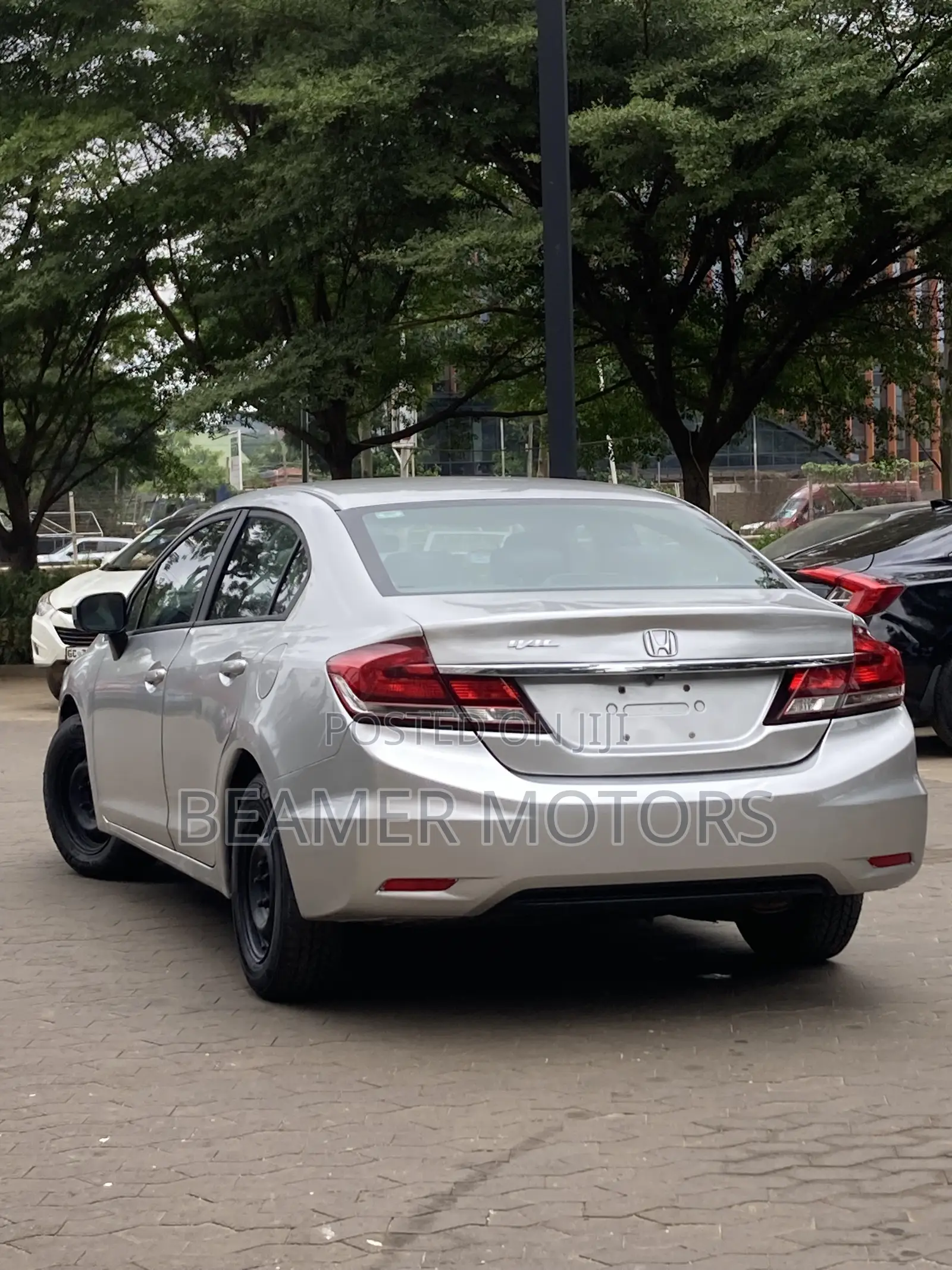 Honda Civic LX 4dr Sedan (1.8L 4cyl CVT) 2014 Silver