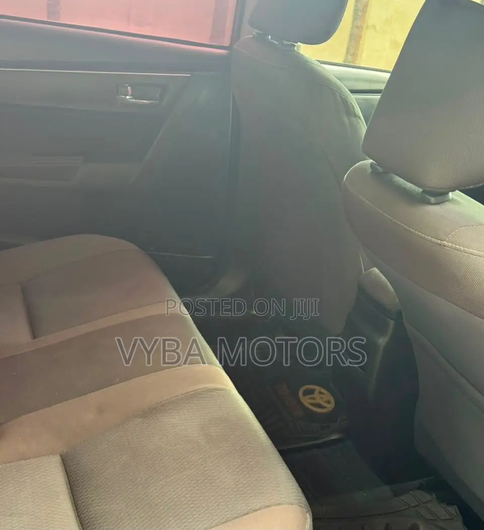 Toyota Corolla LE Eco (1.8L 4cyl 2A) 2019 Red
