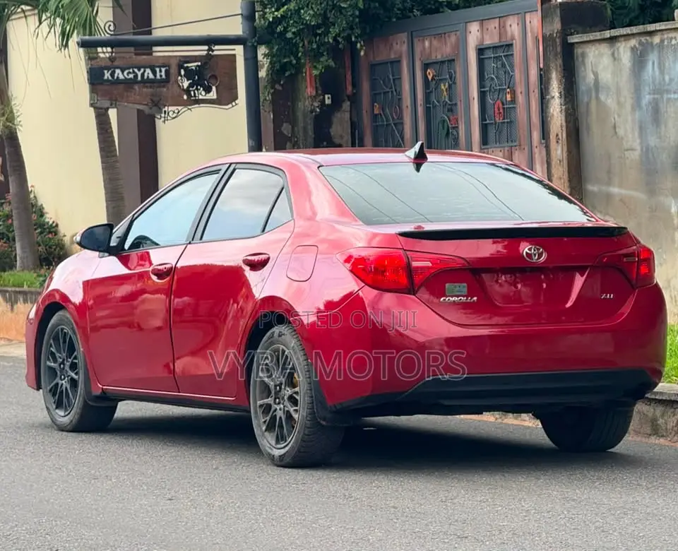 Toyota Corolla LE Eco (1.8L 4cyl 2A) 2019 Red