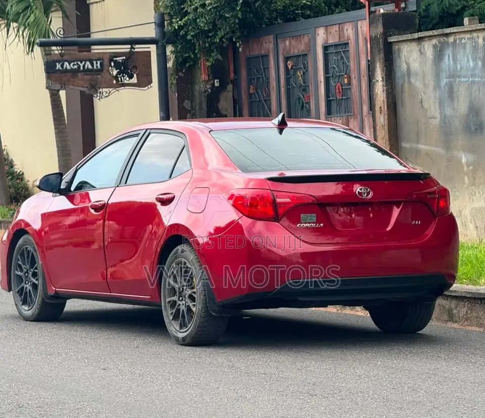 Toyota Corolla LE Eco (1.8L 4cyl 2A) 2019 Red