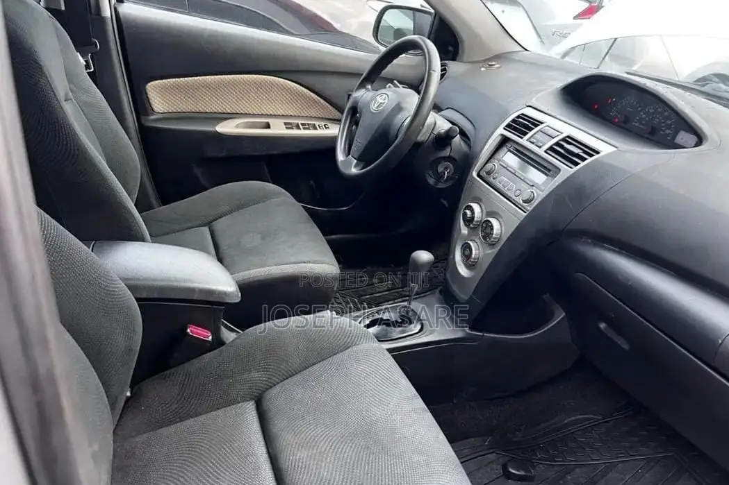 Toyota Yaris 2011